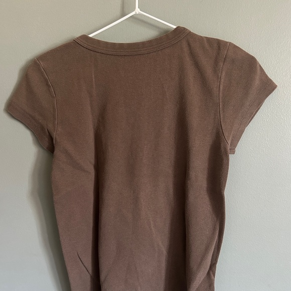 Brandy Melville Baby Tee - Picture 3 of 4
